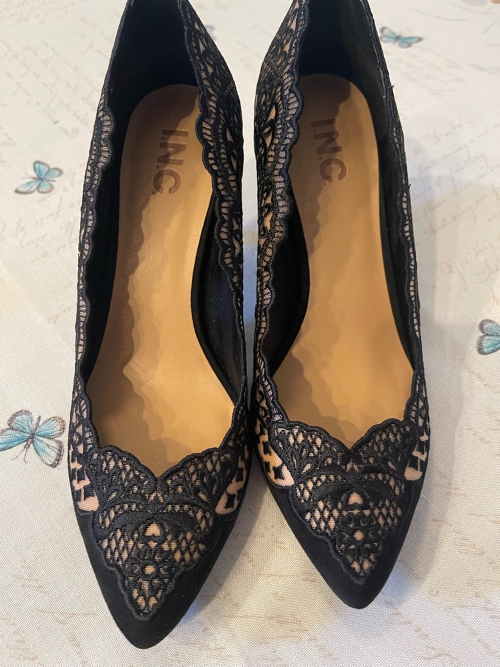Black Lace Pointed Toe Kitten Heel Pumps